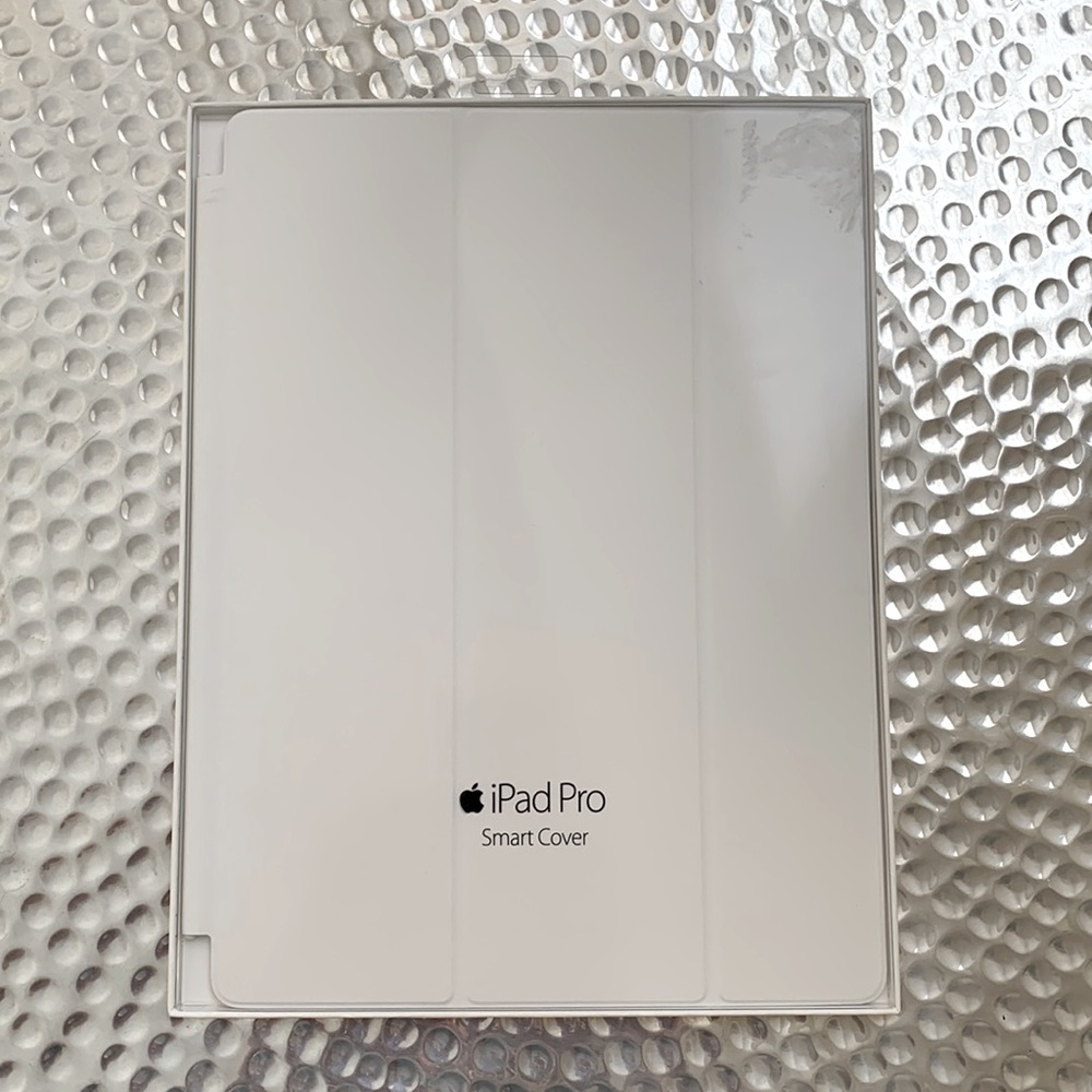 NWT iPad Pro Smart Cover